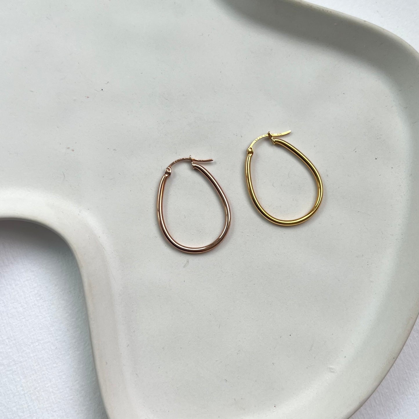 Oval Hoops Gold